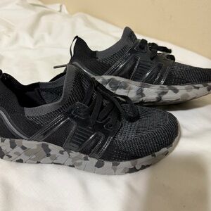 Boys' Size 4 (big boys) EU 36, Black and Gray Sneakers/Running Shoes